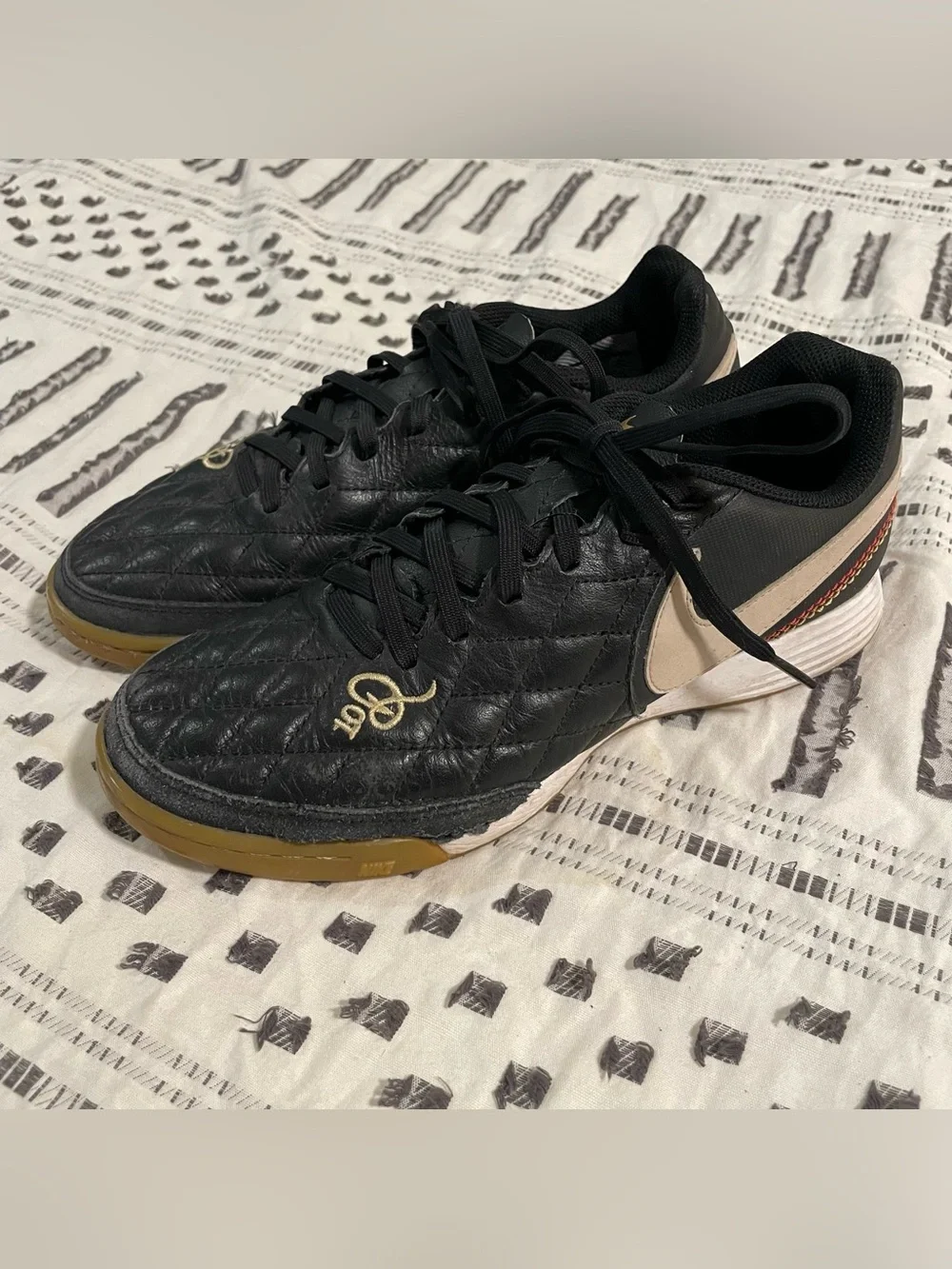 Nike Lunar Legend 7 Pro 10R IC Ronaldinho Sneakers Black Gold Women’s 6.5
